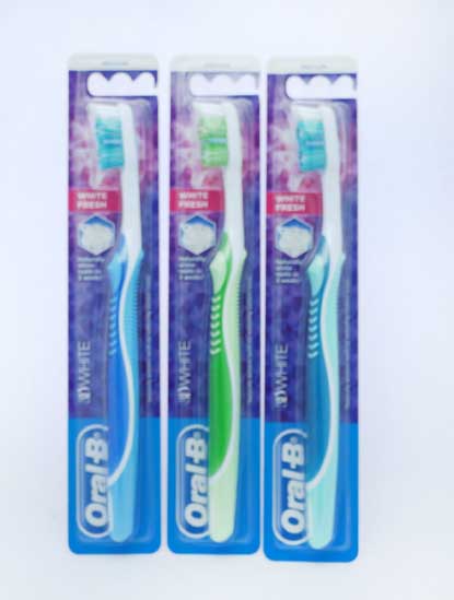 ORAL B TOOTHBRUSH 3D WHITE FRESH